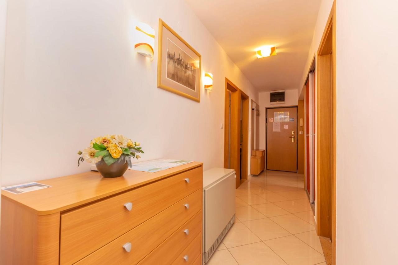 Apartment Ursus Split Buitenkant foto